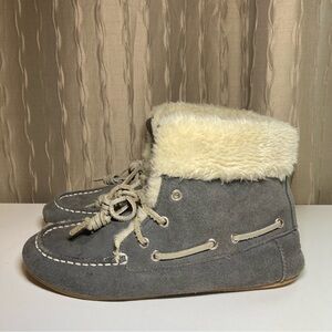 Clarks High Top Slippers Women's 9 Gray Suede Leather Faux Fur Moc Ankle Bootie